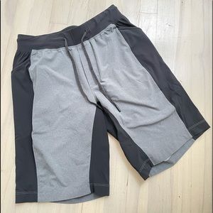 Men's Lululemon 9" Short with Liner & Side Pocket
